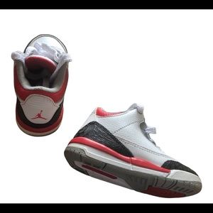 Jordan’s Nike air lll (3) toddler size 5.5 white retro bright crimson great con